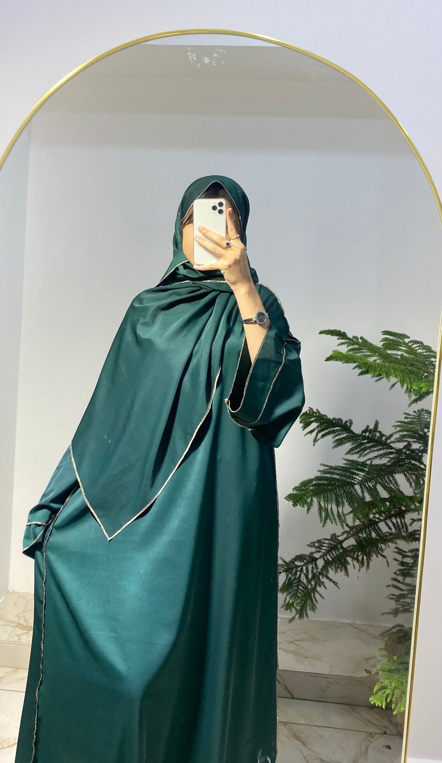 Abaya et ensemble de prière ( عباءة وطاقم الصلاة  في نفس الوقت